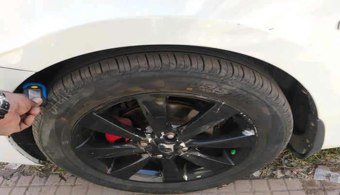 2011 Hyundai Verna FLUIDIC 1.6 VTVT SX AT, Petrol, Automatic, 75,569 km, tyre