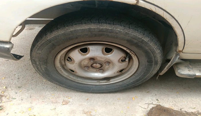 2011 Maruti Eeco 5 STR WITH A/C+HTR, Petrol, Manual, 2,99,837 km, tyre