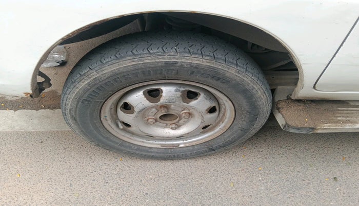 2011 Maruti Eeco 5 STR WITH A/C+HTR, Petrol, Manual, 2,99,837 km, tyre
