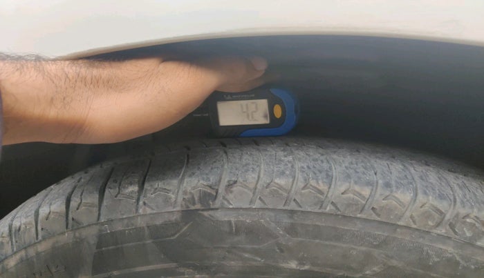 2012 Maruti Swift Dzire VDI, Diesel, Manual, 1,66,857 km, tyre