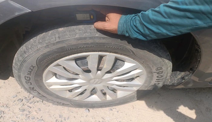 2014 Maruti Swift Dzire VXI, Petrol, Manual, 1,35,444 km, tyre