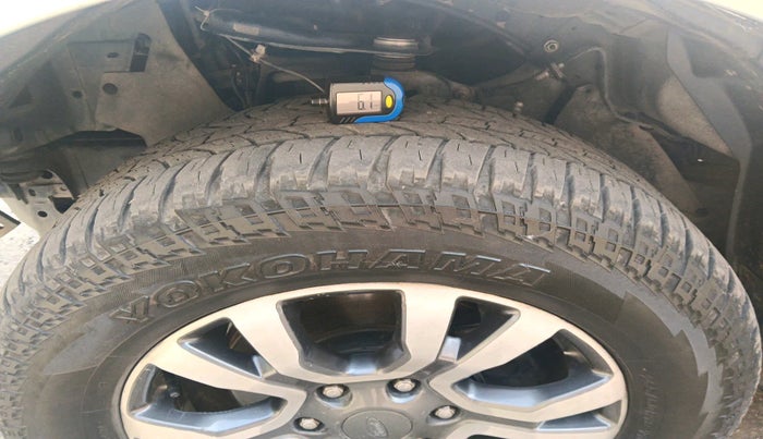 2016 Ford Endeavour TREND 2.2 4X2 AT, Diesel, Automatic, 1,41,344 km, tyre