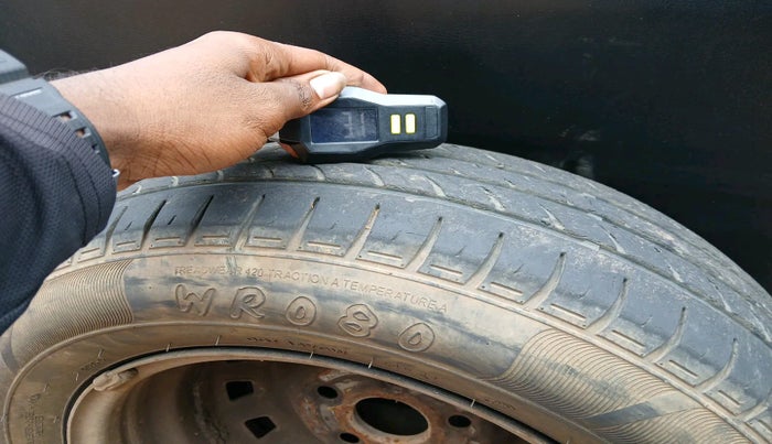 2010 Mahindra Xylo D2, Diesel, Manual, 1,93,420 km, tyre