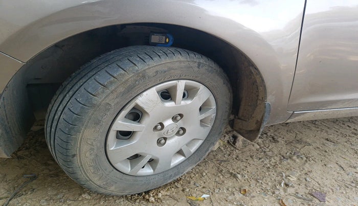 2013 Hyundai i20 MAGNA 1.2, Petrol, Manual, 1,34,647 km, tyre