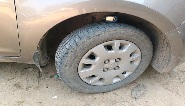 2013 Hyundai i20 MAGNA 1.2, Petrol, Manual, 1,34,647 km, tyre
