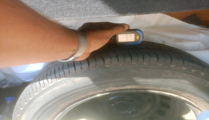 2021 Hyundai NEW I20 SPORTZ 1.2 AT, Petrol, Automatic, 1,22,823 km, tyre