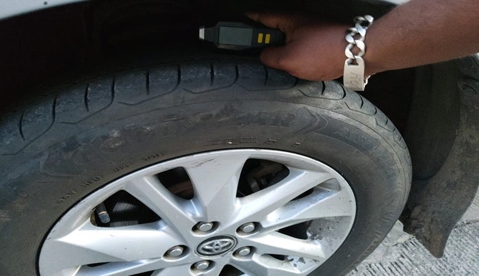 2018 Toyota Innova Crysta 2.8 GX AT 7 STR, Diesel, Automatic, 2,38,387 km, tyre