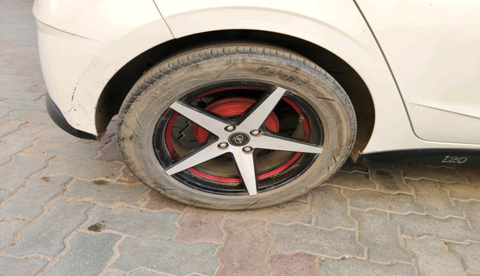 2020 Hyundai NEW I20 SPORTZ 1.2 MT, Petrol, Manual, 57,761 km, tyre