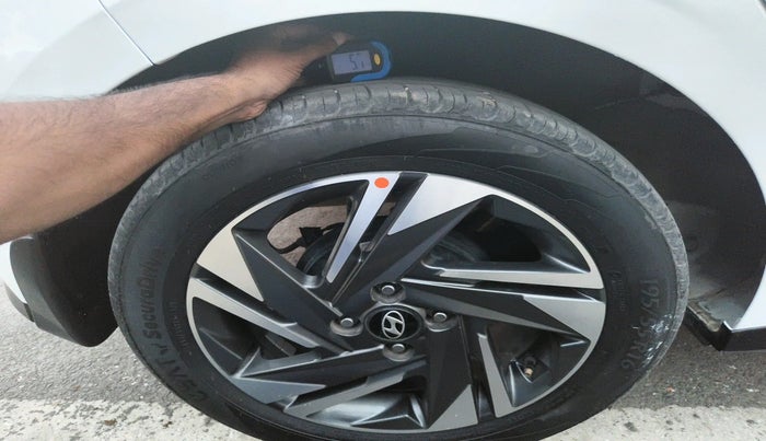 2022 Hyundai NEW I20 ASTA (O) 1.2 AT, Petrol, Automatic, 24,882 km, tyre