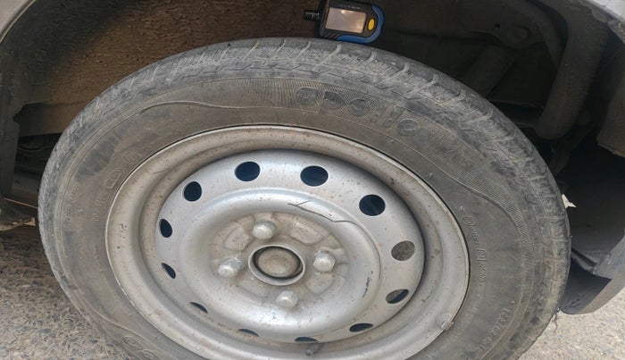 2012 Maruti Wagon R 1.0 LXI, Petrol, Manual, 72,129 km, tyre