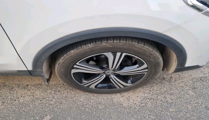 2022 MG ASTOR SAVVY 1.5 CVT, Petrol, Automatic, 37,442 km, tyre