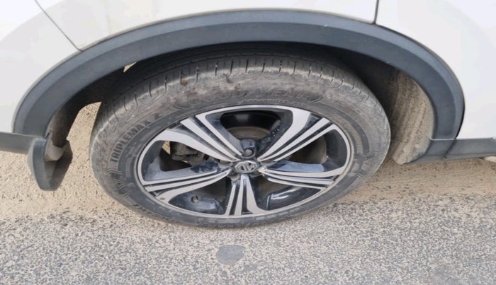 2022 MG ASTOR SAVVY 1.5 CVT, Petrol, Automatic, 37,442 km, tyre