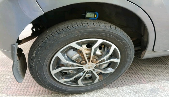 2012 Maruti Wagon R 1.0 LXI CNG, Petrol, Manual, 67,429 km, tyre