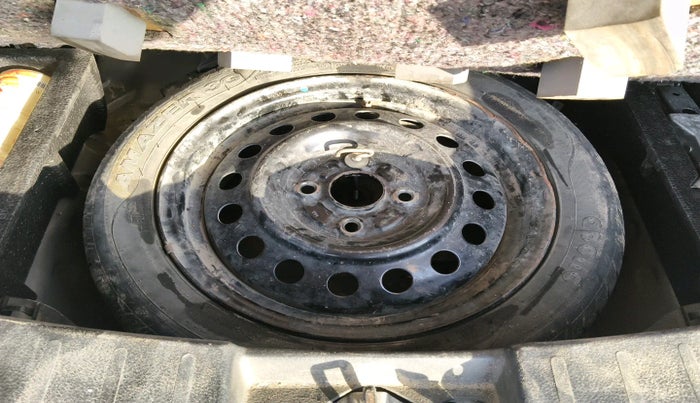 2016 Maruti Wagon R 1.0 VXI, Petrol, Manual, 32,979 km, tyre