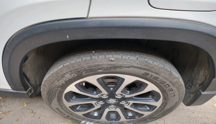 2023 Maruti Grand Vitara DELTA SMART HYBRID AT, Petrol, Automatic, 30,471 km, tyre