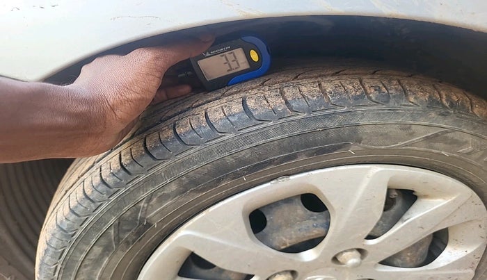 2014 Hyundai Eon MAGNA +, Petrol, Manual, 33,920 km, tyre