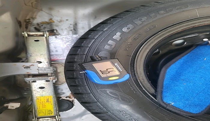 2014 Hyundai Eon MAGNA +, Petrol, Manual, 33,920 km, tyre