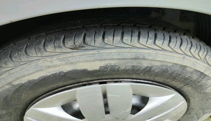 2016 Hyundai Eon D-LITE+, Petrol, Manual, 74,677 km, tyre