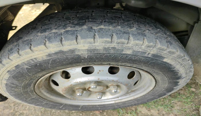 2016 Hyundai Eon D-LITE+, Petrol, Manual, 74,677 km, tyre