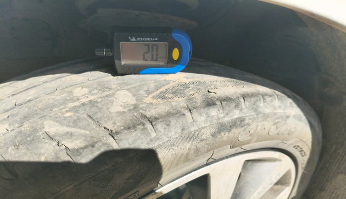 2014 Hyundai Verna FLUIDIC 1.6 CRDI SX, Diesel, Manual, 1,88,197 km, tyre