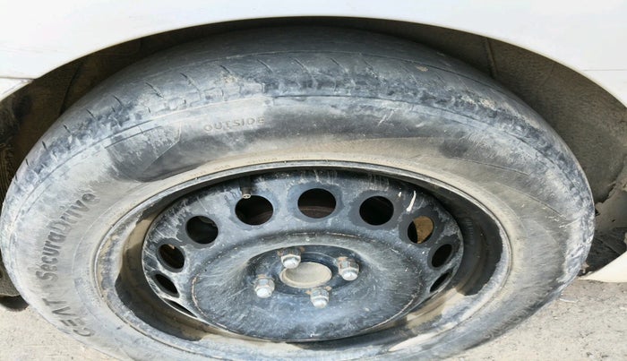 2014 Hyundai Verna FLUIDIC 1.6 CRDI SX, Diesel, Manual, 1,88,197 km, tyre