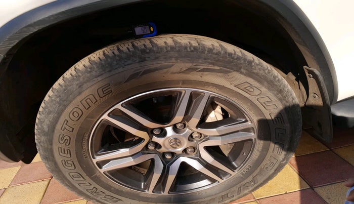 2022 Toyota Fortuner 4X2 MT 2.8 DIESEL, Diesel, Manual, 46,094 km, tyre