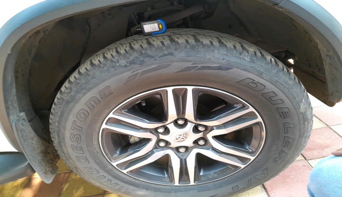 2022 Toyota Fortuner 4X2 MT 2.8 DIESEL, Diesel, Manual, 46,094 km, tyre