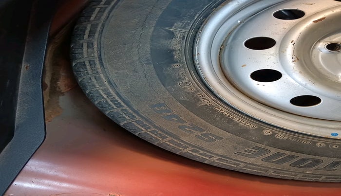 2012 Maruti Swift VXI, Petrol, Manual, 44,443 km, tyre