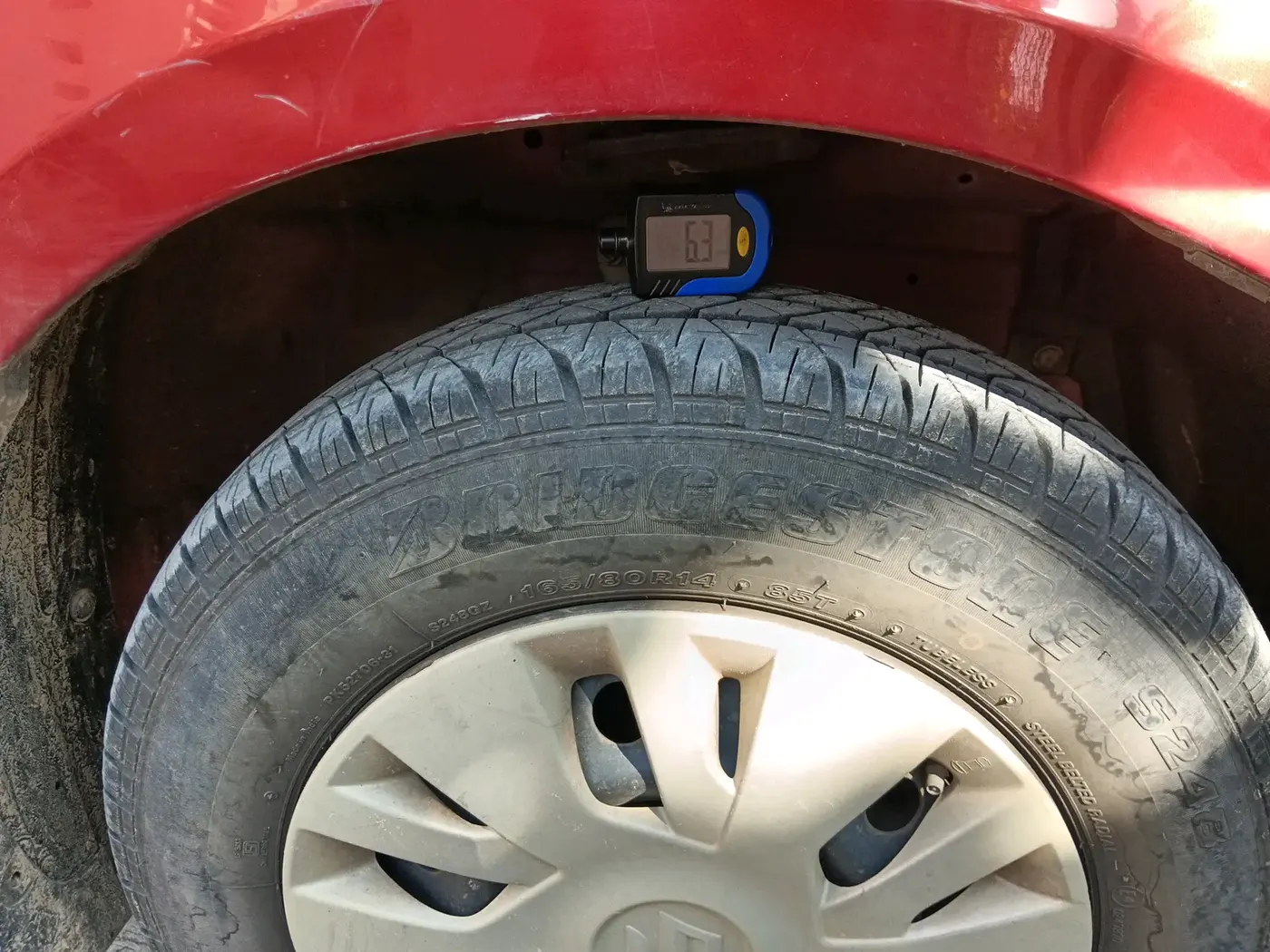 2012 Maruti Swift VXI, Petrol, Manual, 46,000 km, tyre