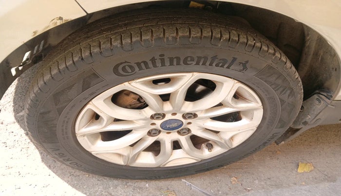 2015 Ford Ecosport TITANIUM 1.5L PETROL AT, Petrol, Automatic, 1,17,767 km, tyre