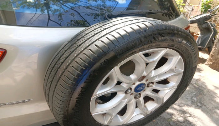 2015 Ford Ecosport TITANIUM 1.5L PETROL AT, Petrol, Automatic, 1,17,767 km, tyre