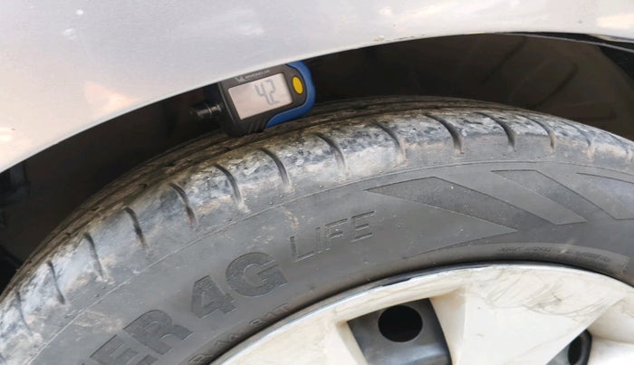 2020 Maruti Celerio VXI CNG, Petrol, Manual, 1,21,073 km, tyre