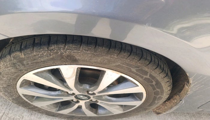 2016 Hyundai Verna 1.6 VTVT SX AT, Petrol, Automatic, 73,747 km, tyre