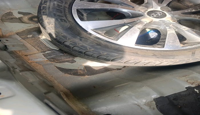 2016 Hyundai Verna 1.6 VTVT SX AT, Petrol, Automatic, 73,747 km, tyre