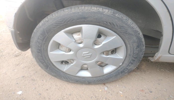 2010 Maruti Wagon R 1.0 LXI, Petrol, Manual, 1,43,275 km, tyre