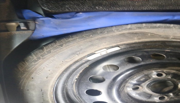 2015 Maruti Wagon R 1.0 VXI, Petrol, Manual, 76,039 km, tyre