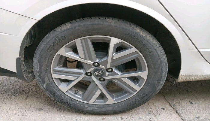 2023 Hyundai Verna SX(O) 1.5 MPI IVT , Petrol, Automatic, 24,905 km, tyre