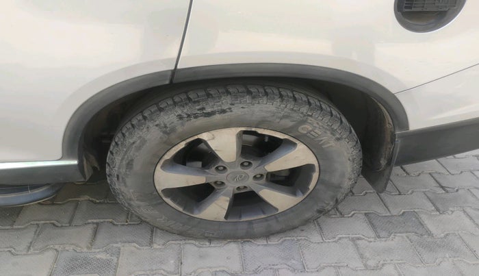 2019 Mahindra ALTURAS G4 4WD AT, Diesel, Automatic, 1,50,066 km, tyre