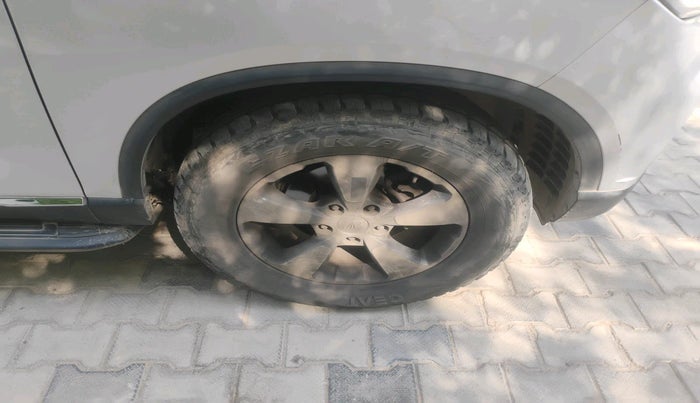 2019 Mahindra ALTURAS G4 4WD AT, Diesel, Automatic, 1,50,066 km, tyre