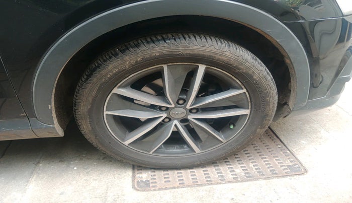 2017 Audi Q3 35 TDI Quattro, Diesel, Automatic, 1,50,940 km, tyre