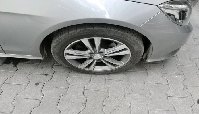 2013 Mercedes Benz E Class E 200 CGI AVANTGARDE, Petrol, Automatic, 90,333 km, tyre