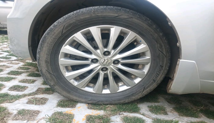 2015 Maruti Ciaz ZXI AT, Petrol, Automatic, 1,42,945 km, tyre