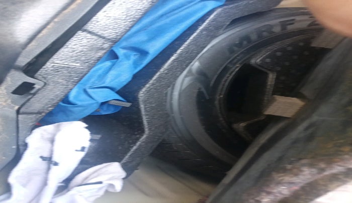 2015 Maruti Ciaz ZXI AT, Petrol, Automatic, 1,42,945 km, tyre