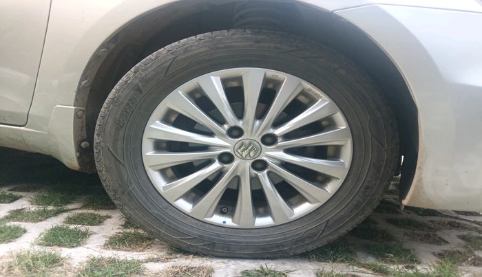 2015 Maruti Ciaz ZXI AT, Petrol, Automatic, 1,42,945 km, tyre