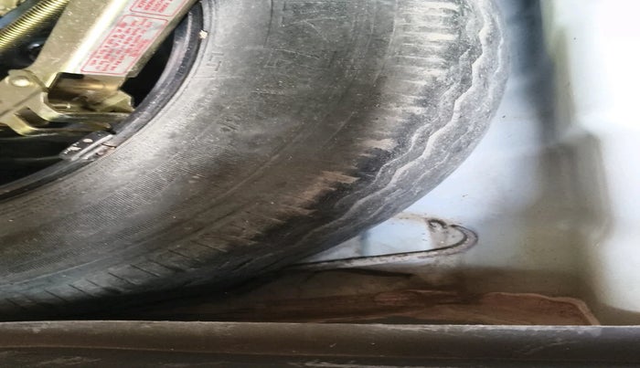 2013 Hyundai i10 MAGNA 1.1, Petrol, Manual, 55,553 km, tyre