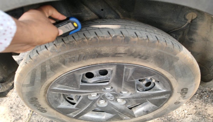 2023 Hyundai VENUE S 1.2, Petrol, Manual, 13,614 km, tyre