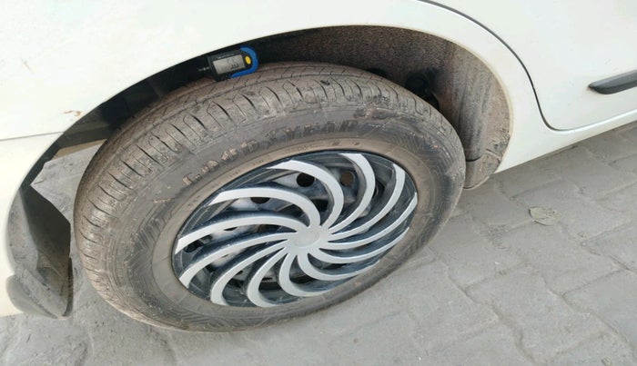 2018 Maruti Dzire VXI, Petrol, Manual, 1,16,936 km, tyre