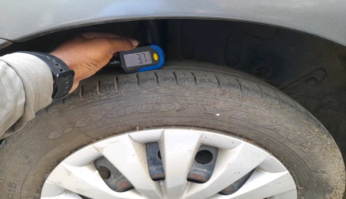 2014 Toyota Etios G, Petrol, Manual, 88,276 km, tyre