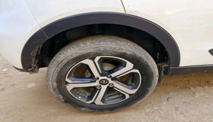 2023 Tata NEXON XZA PLUS PETROL, Petrol, Automatic, 25,211 km, tyre