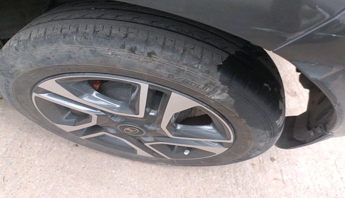 2022 Tata Tiago XZA PLUS PETROL, Petrol, Automatic, 16,177 km, tyre